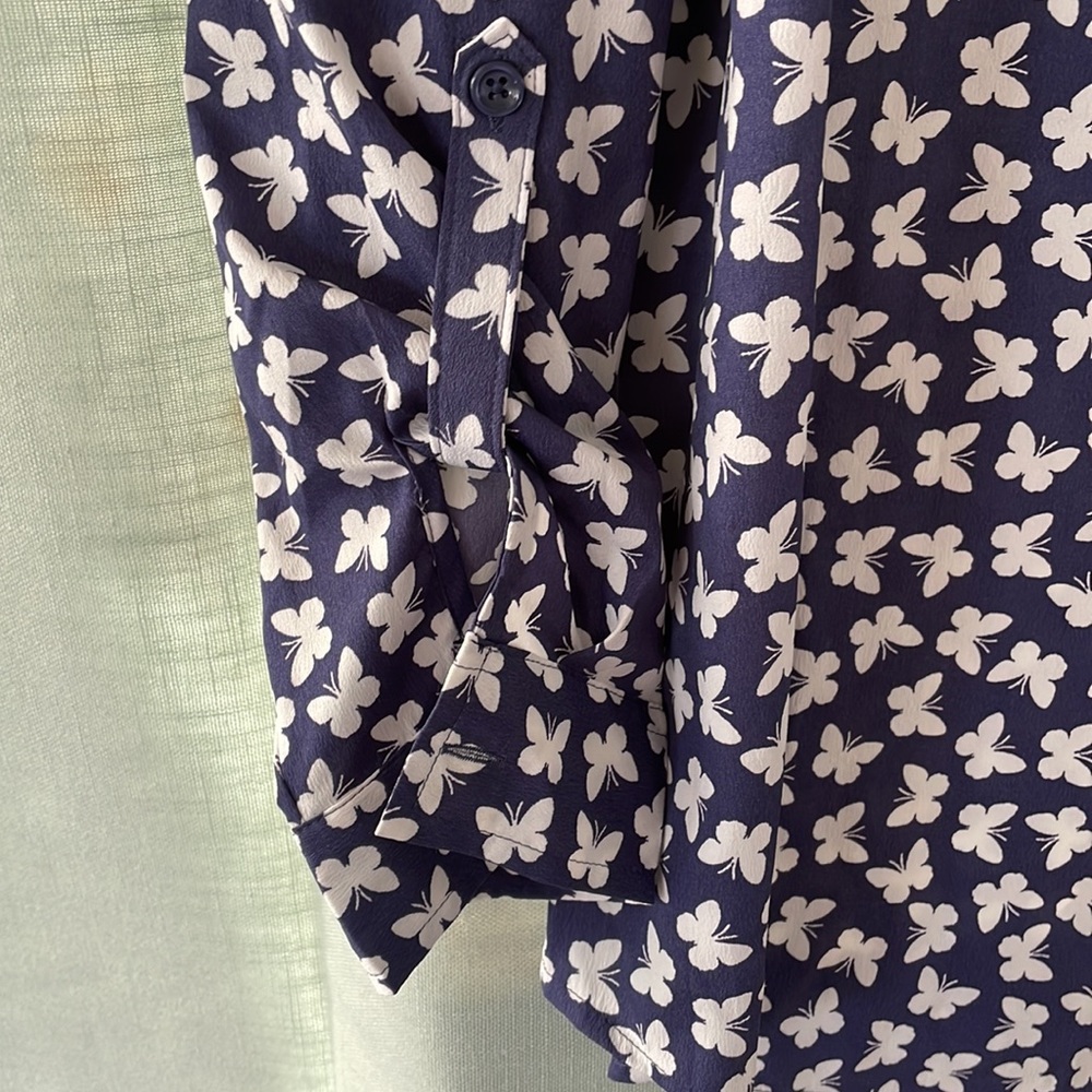 Nice button down shirt - Picture 4 of 8